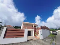 Villa Béliya 3 bd piscine mer 8 pers nord caraïbe Hotels in Le Carbet