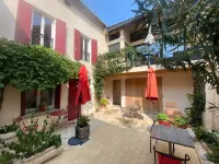 Cosy 55m2 Provencal apartment with charming Patio, near Alpilles Hotels in Eyragues