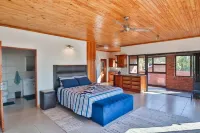 @ Rosie’s on Robin- Luxury,Comfort, Rest,Relax