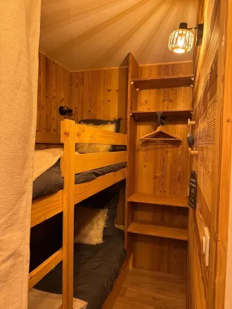 Renovated 4/6-person apartment in Les 2 Alpes, 100m from the slopes Отели в г. Веноск