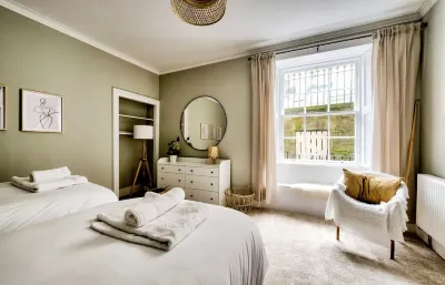 Bright and Airy 3 Bedroom Apartment in Stockbridge Edinburgh 스톡브리지 / 캐넌밀스 호텔