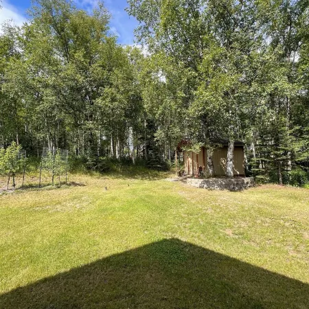 Charming 2-bedroom + loft cabin in Wasilla with Sauna