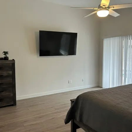 Walking distance to Stagecoach and Coachella Valley Music Festival.