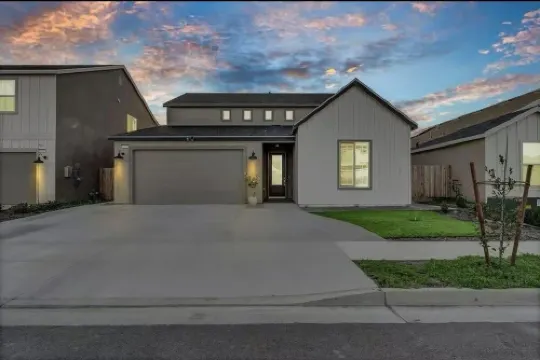 Joyhouse-EV + 2 Kitchens, 2 Washers,2 Dryers, 2 Living Rooms · 40min to Sequoia