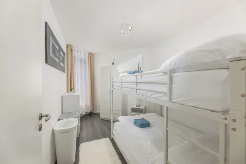 Rob's Flat: Bright 3-Room Apartment for up to 6 People, 2 Minutes to the S-Bahn Hotels in Weil der Stadt