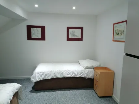 Apartment 5 Zum Kuhstall Heinrichsberg - Magdeburg Отели в г. Бёрде