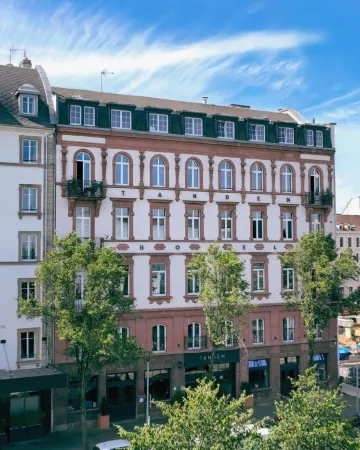 Hôtel Tandem - Boutique Hôtel Отели рядом с достопримечательностью «Fontaine de Janus»