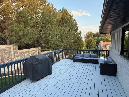 Delightful home with AMAZING space and views Отели рядом с достопримечательностью «Парк Стейджкоч Кроссинг Смол»