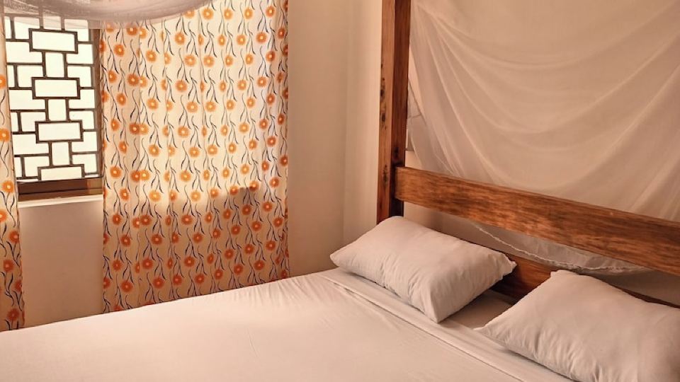 Private Cottage with Beach Access Watamu