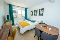 Appartement Proche Gare Routière Hotels in Fougères