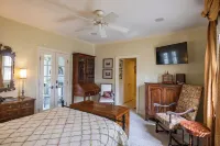 Classic Central Memphis Home with Pool