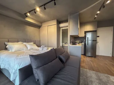 Modern and cozy executive apartment with a wonderful view in Morumbi! Hotels in Real Parque