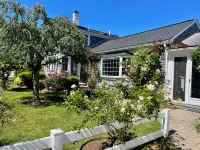 Dennisport! Walk to 3 Public Beaches! Charming 4-bedroom 3 bath House with AC