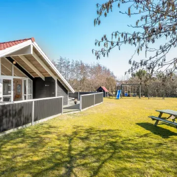 "Germaine" - 1.2km from the Sea