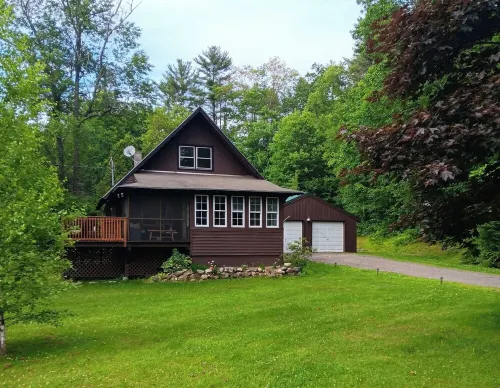 Quintessential Maine Cottage w/ Water-views, Kayaks & Lake Access Hotels in Casco
