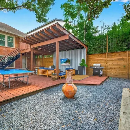 1714 Fairview 1KING/1BA Top Apt Duplex Pets Ok!10 FURNISED APARTMENTS ON-SITE.