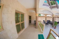 2bed air-conditioned living room apartment