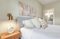 Resort POOL! - Game-Room! - 8 Min to Savannah - Free Parking!