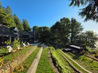 Stunning High Bank 3 BDRM w/ Ballroom on the Salish Sea