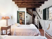 House Countryside with view on the Dam, with Pool, lawn, Barbecue, porch Hotels in Montargil