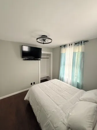 Marvelous 2-bedroom house with AC in Queens close to Jfk airport Отели рядом с достопримечательностью «Заказник Джамайка Бэй»