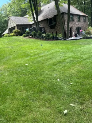 Spacious 5-bedroom house in Green Bay with WiFi, 15 minutes to Packer stadium Hotels in Suamico