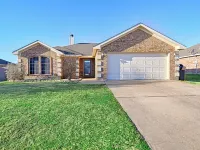 HotTub, GameRoom, 20Min to Dickies Arena, Firepit!!!!!! Hotels in Burleson