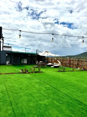 Modern 1BR Minimalist Escape in the Masaai Mara Hotel in zona Masai Village