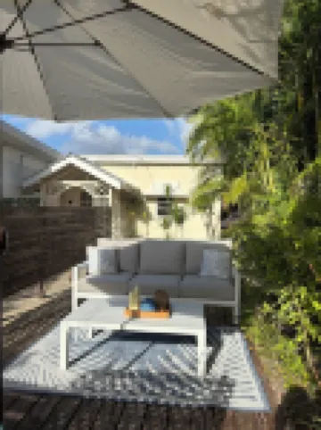 Palm Cottage - Sunset Crest, close to the beach and swimming pool