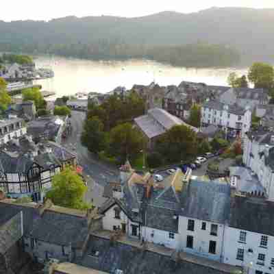 Central Bowness 2-Bed Apt Sleeps 4 with Parking Others