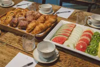 Bel and the Dragon-Churt - breakfast