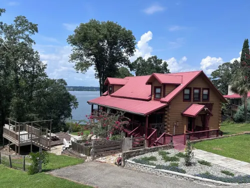 Lakefront log cabin over looking Walter George Reservoir, aka Lake Eufaula, Al