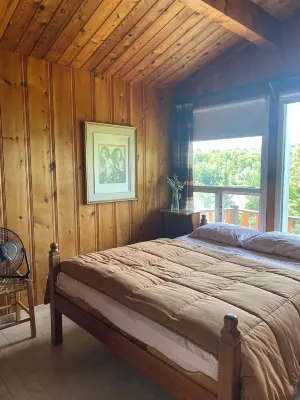 Rustic chalet - directly on the lake with sandy beach