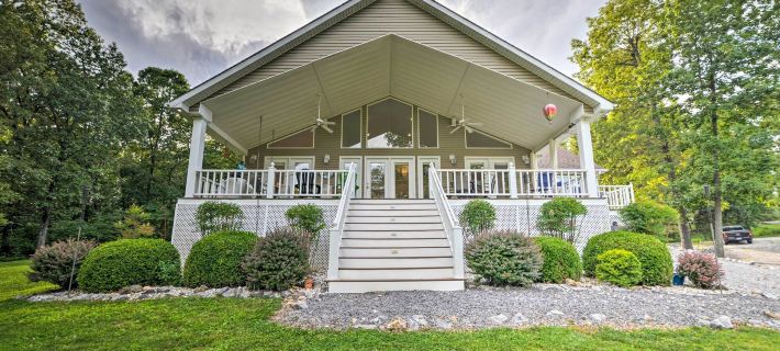 Kentucky Lake House with a Great Outdoor Space! Ξενοδοχεία στην πόλη Marshall County