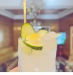 21-15 Boutique Hostel - bar