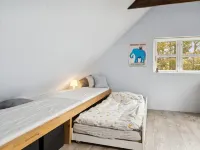 "Hughlek" - 1.5km from the Sea