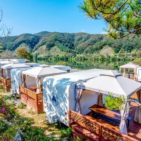 Gapyeong Namiseom Marina Caravan Park Отели рядом с достопримечательностью «Железнодорожный парк в Капхёне»