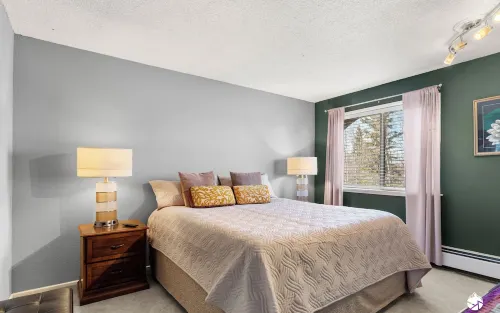 New Luxurious and Cozy top floor Condo , wifi  and close to the airport. Hotels in Anchorage