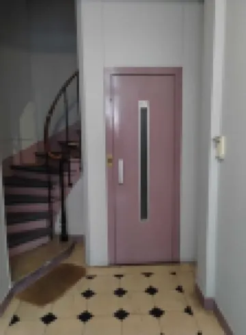 Brand new Champs-Elysées apartment with lift