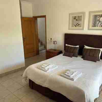 Deluxe Golf Townhouse Only 5 Mins To The Beach Rooms