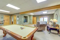 Mineral Bluff 'Bear Ridge Cabin' w/ Hot Tub! - 3-Star