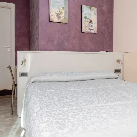 Hotel 3 Your Haven of Peace in Ventimiglia Отели рядом с достопримечательностью «Станция Ventimiglia»