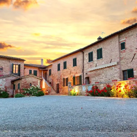 Farmhouse in Tuscany with Pool & Scenic Views
