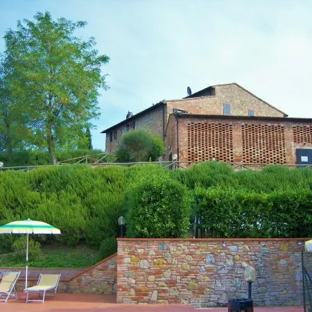 Farmhouse in Tuscany with Pool & Wine Tasting