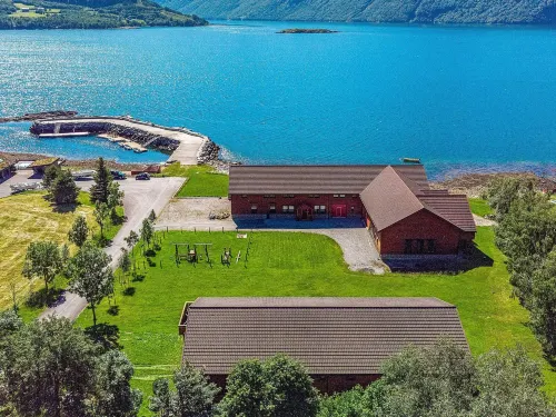 5 person holiday home in EIDSVÅG - プール