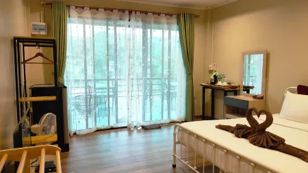 Rimwang The River Life Отели рядом с достопримечательностью «Sai Yok National Park»