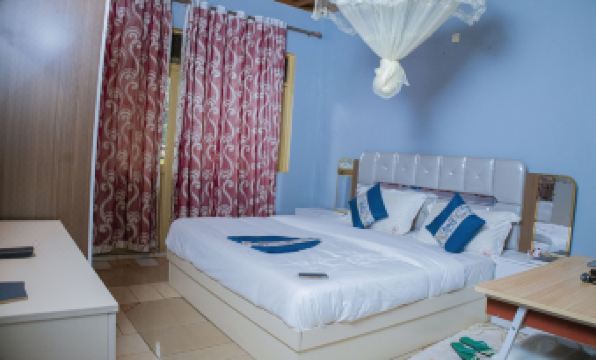 Best Inn Motel Musinguzi Frank