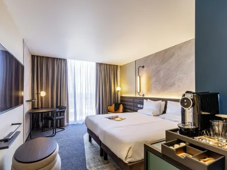 Novotel Liverpool Paddington Village Отели рядом с достопримечательностью «Paul McCartney's Childhood Home»