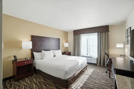 Cobblestone Hotel & Suites-Bellefontaine Отели в г. Расселлс Пойнт