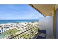 Harborfront Escape in Mallorca
